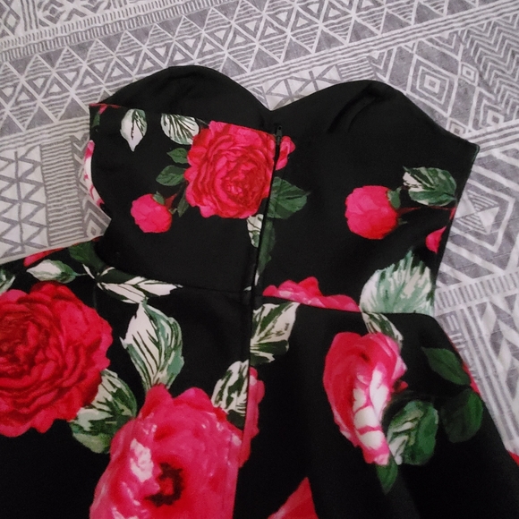 Homecoming dress B. DARLIN Size 1 / 2 Roses Red Black Dance - Picture 2 of 5